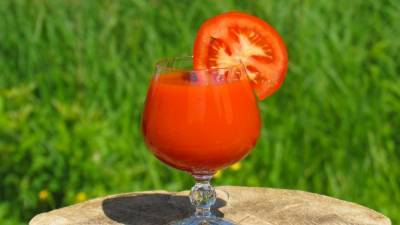 Испанские ученые рассказали о пользе томатного сока для здоровья