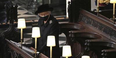 Елизавета II впервые вышла на публику после смерти мужа - фото, видео - ТЕЛЕГРАФ