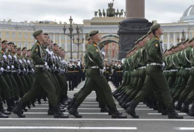На Дворцовой площади более 4 тыс. военнослужащих ЗВО проведут репетицию парада Победы