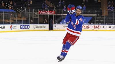 Бучневич оформил первый хет-трик в НХЛ в свой день рождения