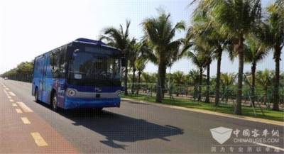 В Китае запустили беспилотный автобус (фото)