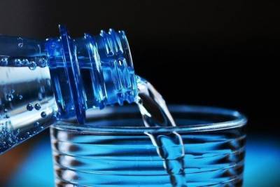 Названа опасность для здоровья воды в бутылках