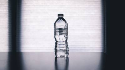 Биохимик предостерегла россиян от выбора бутилированной воды