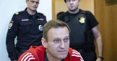 Врач Навального заявил, что оппозиционер "может умереть в любой момент"