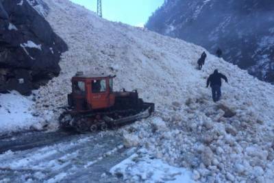 В Якутии в результате схода лавины один человек пропал без вести