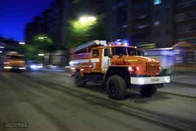 Томские пожарные спасли 25 человек из горящего дома
