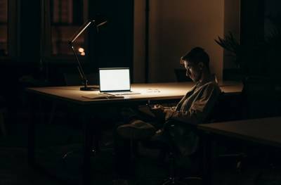 Какие опасности несут ночные смены и как стресс на работе влияет на здоровье женщин
