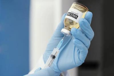 В оренбургских торговых центрах открылись пункты вакцинации от коронавируса