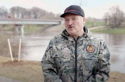 Лукашенко: В разговоре с Байденом Путин поднимал вопрос о готовящемся США покушении на меня