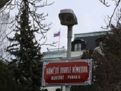 Прага объявила о высылке 18 российских дипломатов