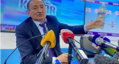 Скандал в Кыргызстане: глава Минздрава и президент советуют лечить коронавирус отваром ядовитого растения