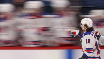 Панарин сравнялся с Каменским по результативным передачам в НХЛ