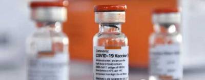 Прививка вакциной CoronaVac: врач объяснил, почему ее следует сделать