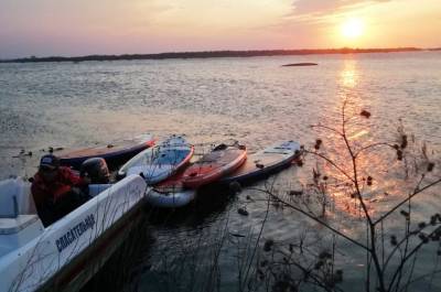 В Рязанской области спасли 27 серферов, которых ветром относило от берега
