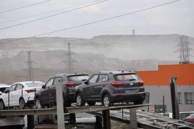 Жители Челябинска жалуются на плотное облако пыли, повисшее над городом
