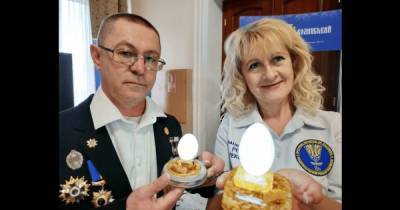 "Украинский Фаберже": житель Волыни установил два мировых рекорда по сверлению дыр в яйцах