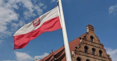 Польша объявила трех российских дипломатов персонами нон грата
