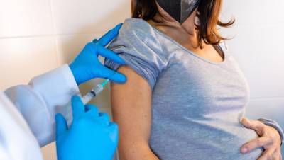 Доказано в Израиле: вакцина Pfizer не вызывает бесплодия у женщин
