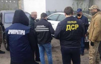 На крупной взятке задержан чиновник Киевской ОГА