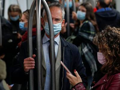 «Мы еще поохаем»: медицинские маски назвали бомбой замедленного действия