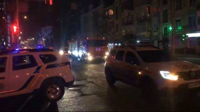 ЧП произошло в ночном клубе Киева в разгар локдауна, прибыли пожарные и полиция: кадры