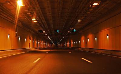 На пять рабочих дней будет ограничено движение автотранспорта в тоннеле на дамбе в Санкт-Петербурге