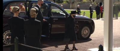 «Личный момент»: королева Елизавета оставила на гробу принца Филиппа прощальную записку