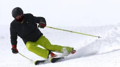 Пожилой лыжник влетел в дерево и погиб во время соревнований на Камчатке
