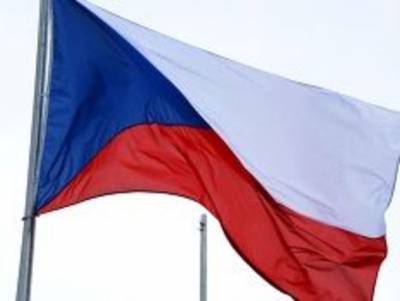 В Праге забор вокруг посольства России облили «кровью»