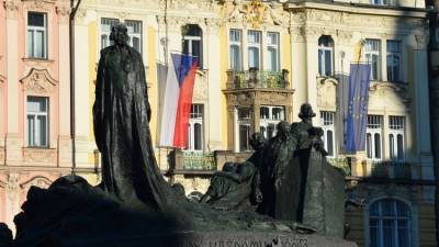 Чехия обостряет отношения с Россией: высылка дипломатов и доклад в ЕС