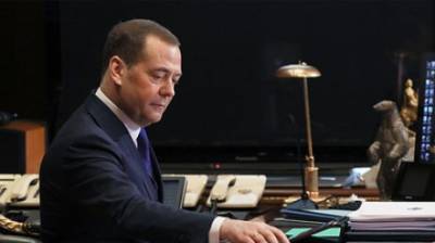 Медведев заметил беспрецедентный рост зарплат россиян