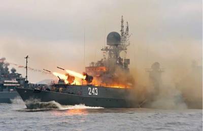 9 боевых кораблей РФ перекрыли флоту Украины выход в Азовское море