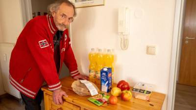 Что дает базовое материальное обеспечение в Гермнаии: «Я не могу позволить себе помидоры из супермаркета»