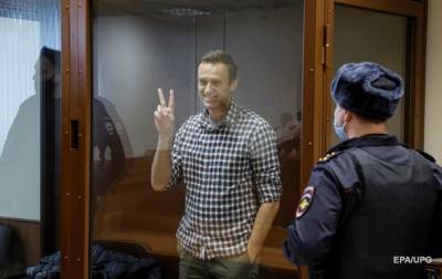 В России собирают массовые митинги из-за критического состояния Навального