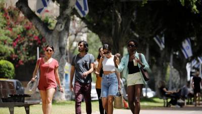 В Израиле отменили масочный режим на открытом воздухе