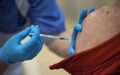 В Украине начали делать прививки препаратом Pfizer