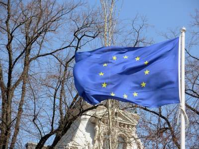 Бывший президент Эстонии заявил, что нужно временно запретить въезд россиян в ЕС