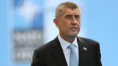 Премьер Чехии обещает рассекретить отчет о взрыве на складе боеприпасов в 2014 году