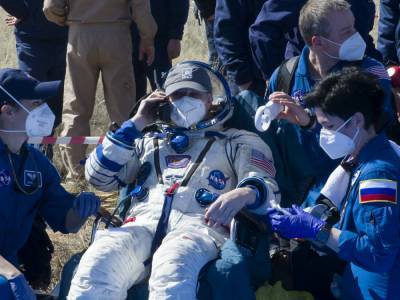 С Международной космической станции на Землю вернулись два российских космонавта и астронавт NASA