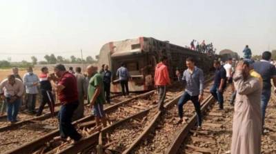 В Египте сошел с рельсов поезд, около сотни пострадавших