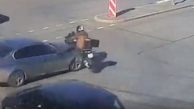 Мотоциклист получил серьезные травмы на перекрестке в Петербурге