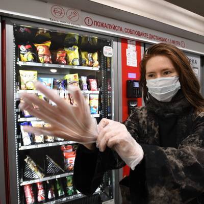 Почти 100 процентов пассажиров московского метро носят маски