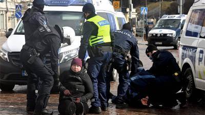 В Хельсинки на акциях против ограничений из-за COVID-19 задержали 17 человек