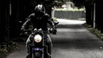 Мотоциклист погиб в лобовом столкновении с грузовиком под Лугой