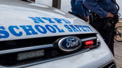 Полицейские в Нью-Йорке не менее девяти раз выстрелили в подростка-инвалида