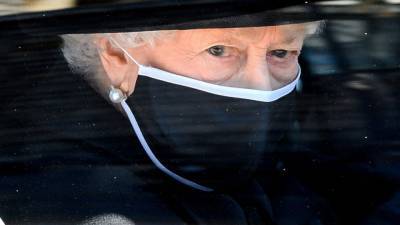 Королева Великобритании может отказаться от престола после смерти супруга
