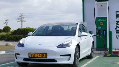 В Израиль поставят Tesla китайской сборки: с другой батареей и тяжелее