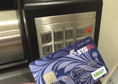 ВТБ обманом принуждает клиентов оформить кредит для получения дебетовых карт