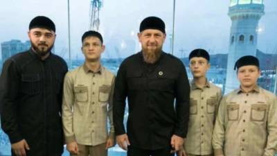 Сыну Кадырова присудили победу в боксе после того, как его начали бить