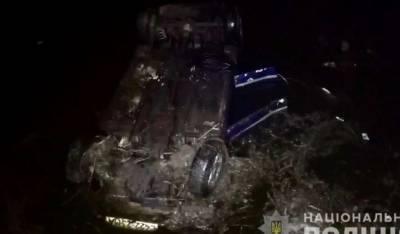 Машина вместе с пассажирами утонула в пруду на Черкасчине (фото)